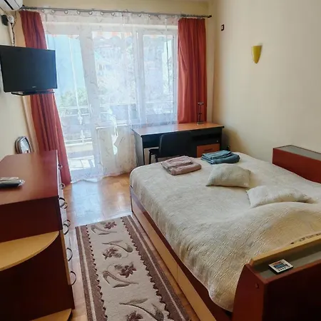 Cozy In The Center Апартамент
